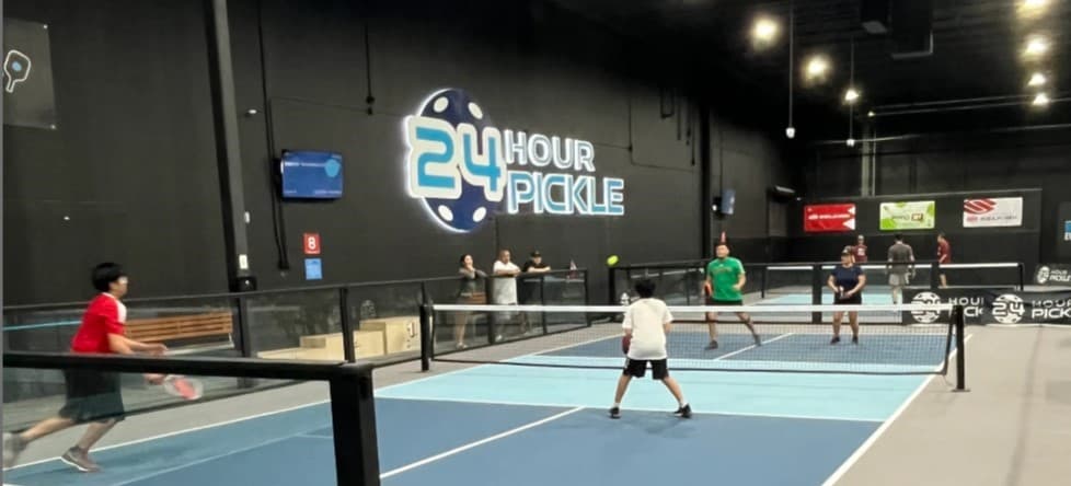Friday 4pm - 6pm. Coach Leon's Group Training. 3 + Top Coach Leon. 2 Hours of Training Action, Indoor Court fee included.